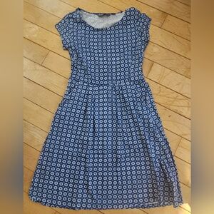 NWOT Blue and White Flowers - Summer Dress With POCKETS!